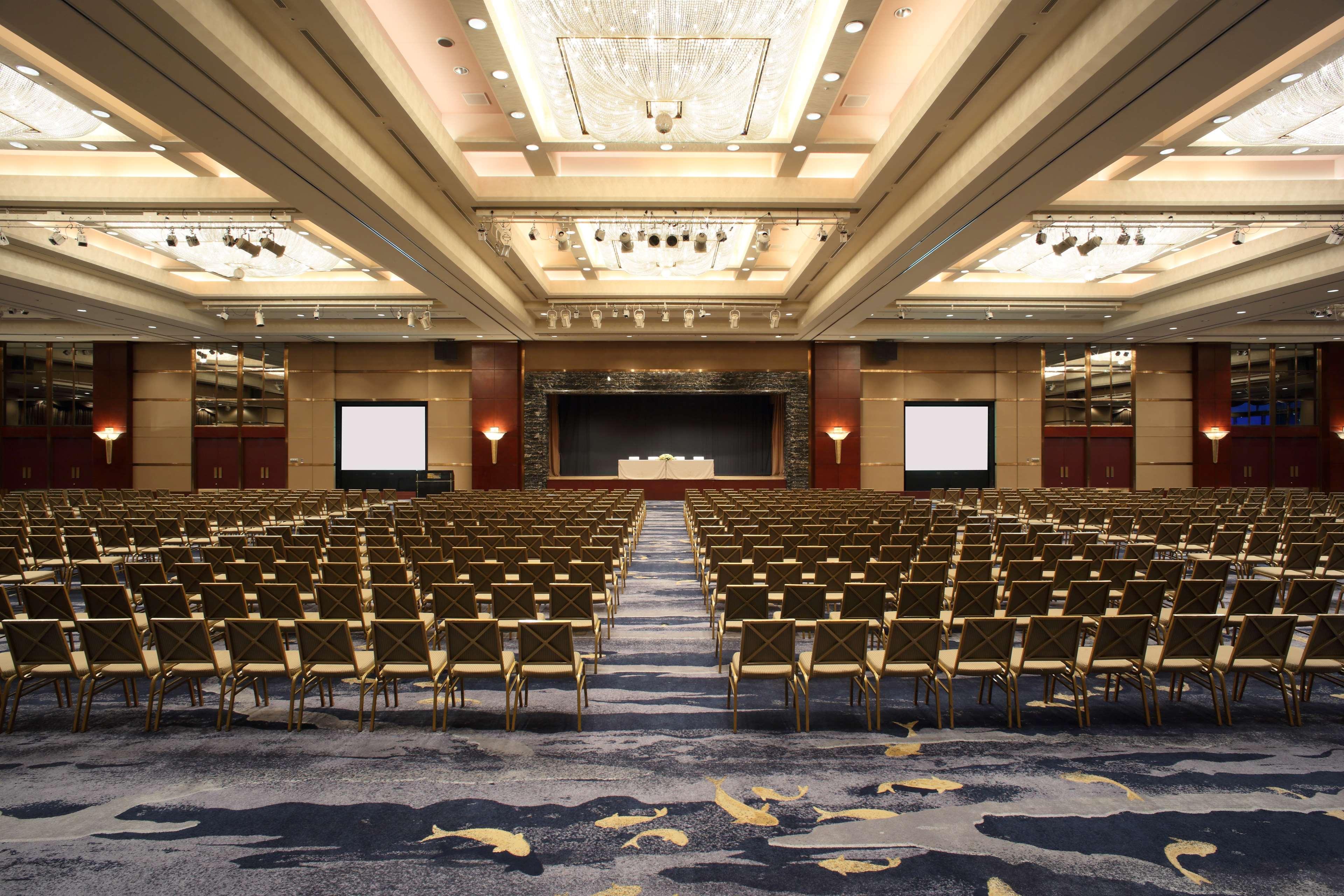 Grand Prince Hotel Osaka Bay Exterior photo