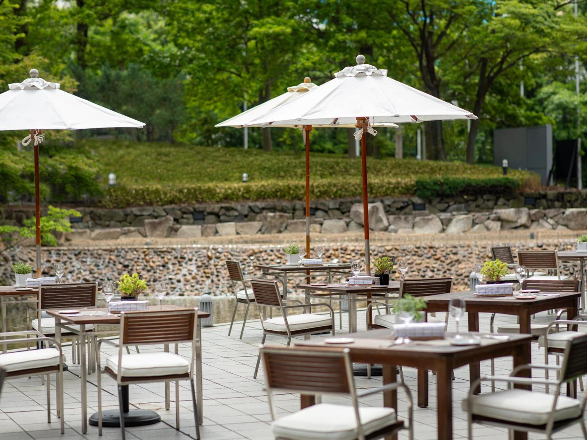 Grand Prince Hotel Osaka Bay Exterior photo